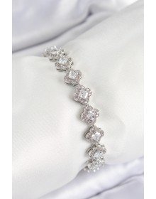 Pirinç Zirkon Taşlı Yonca Baget Model Gümüş Renk VIP Seri Kadın Bileklik