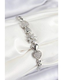 Pirinç Zirkon Taşlı Kalp Detaylı Çiçek Model Gümüş Renk Kadın Bileklik