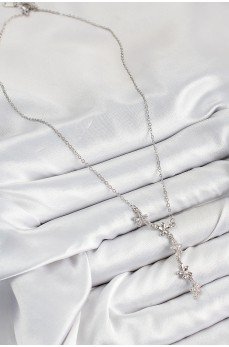 316L Çelik Zirkon Taşlı Çiçek Model Gümüş Renk Kadın Kolye 316L Çelik Zirkon Taşlı Çiçek Model Gümüş Renk Kadın Kolye