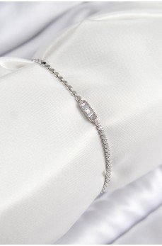 Pirinç Zirkon Taşlı Dikdörtgen Model Ezme Zincir Gümüş Renk Kadın Bileklik