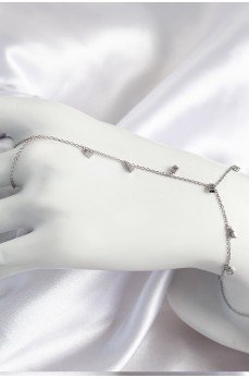 Pirinç Zirkon Taşlı Sallantılı Model Gümüş Renk Kadın Şahmeran