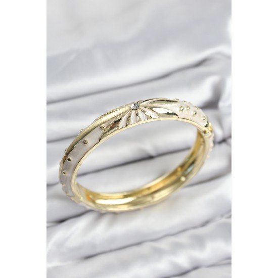 Mineli Pirinç Zirkon Taşlı Bej Desen Motifli Gold Kadın Kelepçe Mineli Pirinç Zirkon Taşlı Bej Desen Motifli Gold Kadın Kelepçe