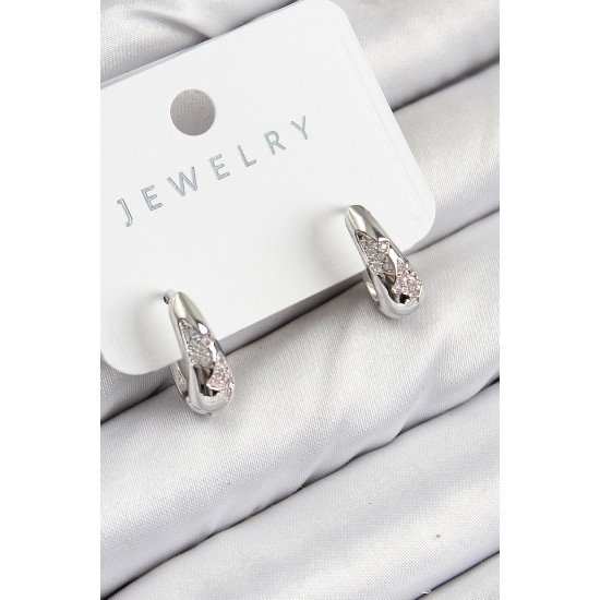 Pirinç Zirkon Taş Desenli Model Gümüş Renk Kadın Küpe Pirinç Zirkon Taş Desenli Model Gümüş Renk Kadın Küpe