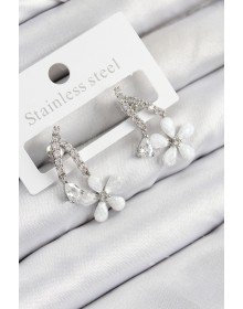 Pirinç Zirkon Taşlı Papatya Model Gümüş Renk Kadın Küpe