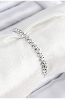 Pirinç Zirkon Taşlı Damla Model Gümüş Renk Asansörlü Kadın Bileklik