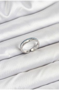 Pirinç Gümüş Renk Sıralı Zirkon Taşlı Kutup Yıldızı Model Kadın Yüzük Pirinç Gümüş Renk Sıralı Zirkon Taşlı Kutup Yıldızı Model Kadın Yüzük