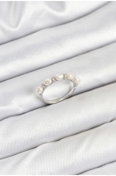 Pirinç Gümüş Renk Sıralı İncili Kadın Yüzük Pirinç Gümüş Renk Sıralı İncili Kadın Yüzük