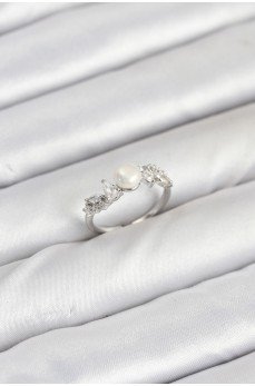 Pirinç Gümüş Renk Zirkon Taşlı İncili Model Kadın Yüzük