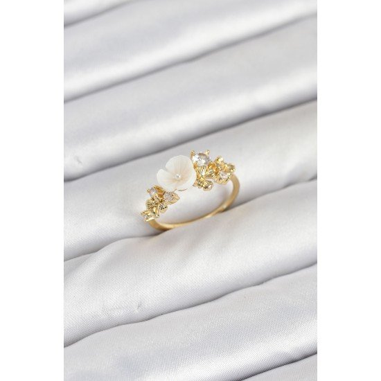 Pirinç Gold Renk Çiçek Model Zirkon Taşlı Kadın Yüzük Pirinç Gold Renk Çiçek Model Zirkon Taşlı Kadın Yüzük