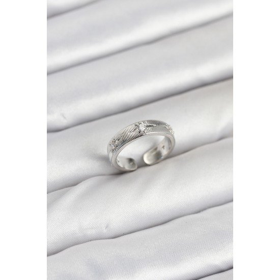 Pirinç Gümüş Renk Zirkon Taşlı Kutup Yıldızı Model Kadın Yüzük