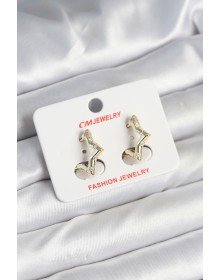 Pirinç Gold Renk Yıldız Model Kadın Küpe