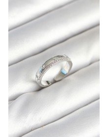 Gümüş Renk Şerit Zirkon Taşlı Kadın Yüzük