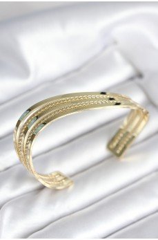 Eğik Şerit Model Gold Renk Pirinç Kadın Bileklik Eğik Şerit Model Gold Renk Pirinç Kadın Bileklik