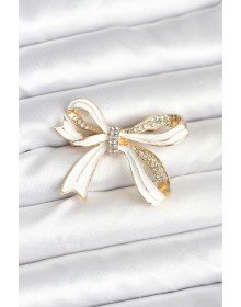 Beyaz Renk Fiyonk Model Broş