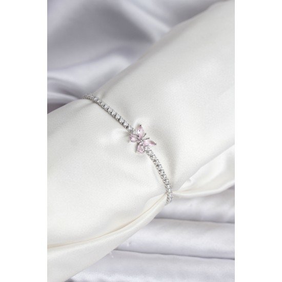 Kelebek Model Zirkon Taşlı Gümüş Renk Pirinç Su Yolu Kadın Bileklik Kelebek Model Zirkon Taşlı Gümüş Renk Pirinç Su Yolu Kadın Bileklik