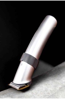 4 Taraklı Profesyonel Şarjlı Saç ve Sakal Kesme Tıraş Makinesi Seti 4 Taraklı Profesyonel Şarjlı Saç ve Sakal Kesme Tıraş Makinesi Seti