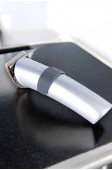 Erkeklere Özel Şarjlı Saç ve Sakal Kesme Tıraş Makinesi Seti Erkeklere Özel Şarjlı Saç ve Sakal Kesme Tıraş Makinesi Seti