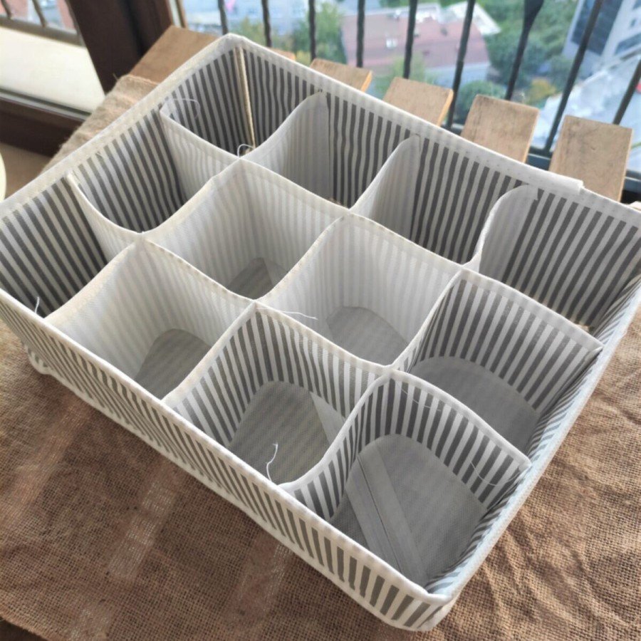 Practical Drawer Organizer with 12 Compartments Practical Drawer Organizer with 12 Compartments