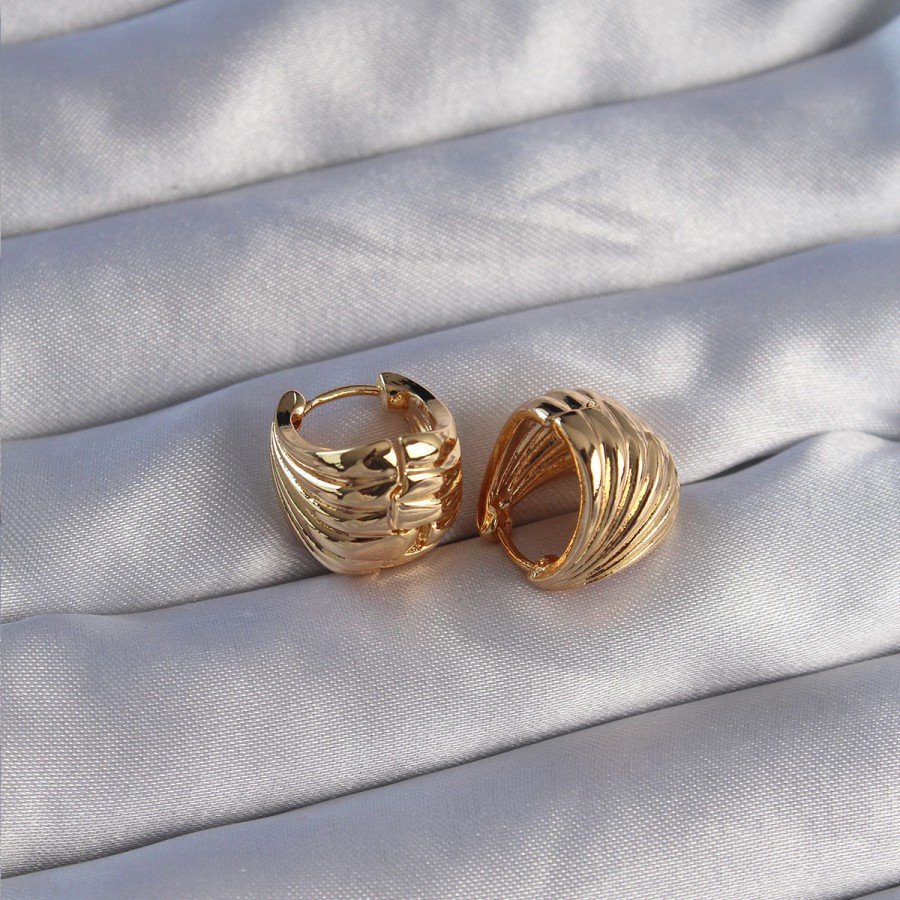 Brass Gold Color Serrated Minimal Curved Design Earrings Brass Gold Color Serrated Minimal Curved Design Earrings