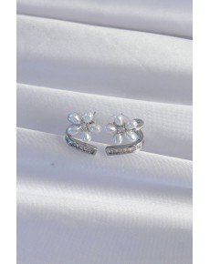 Brass Silver Color Zircon Stone Curved Pearl Flower Earrings Brass Silver Color Zircon Stone Curved Pearl Flower Earrings