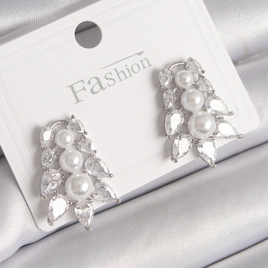Brass Silver Color Zircon Stone Leaf Model Pearl Detail Women s Earrings Brass Silver Color Zircon Stone Leaf Model Pearl Detail Women s Earrings