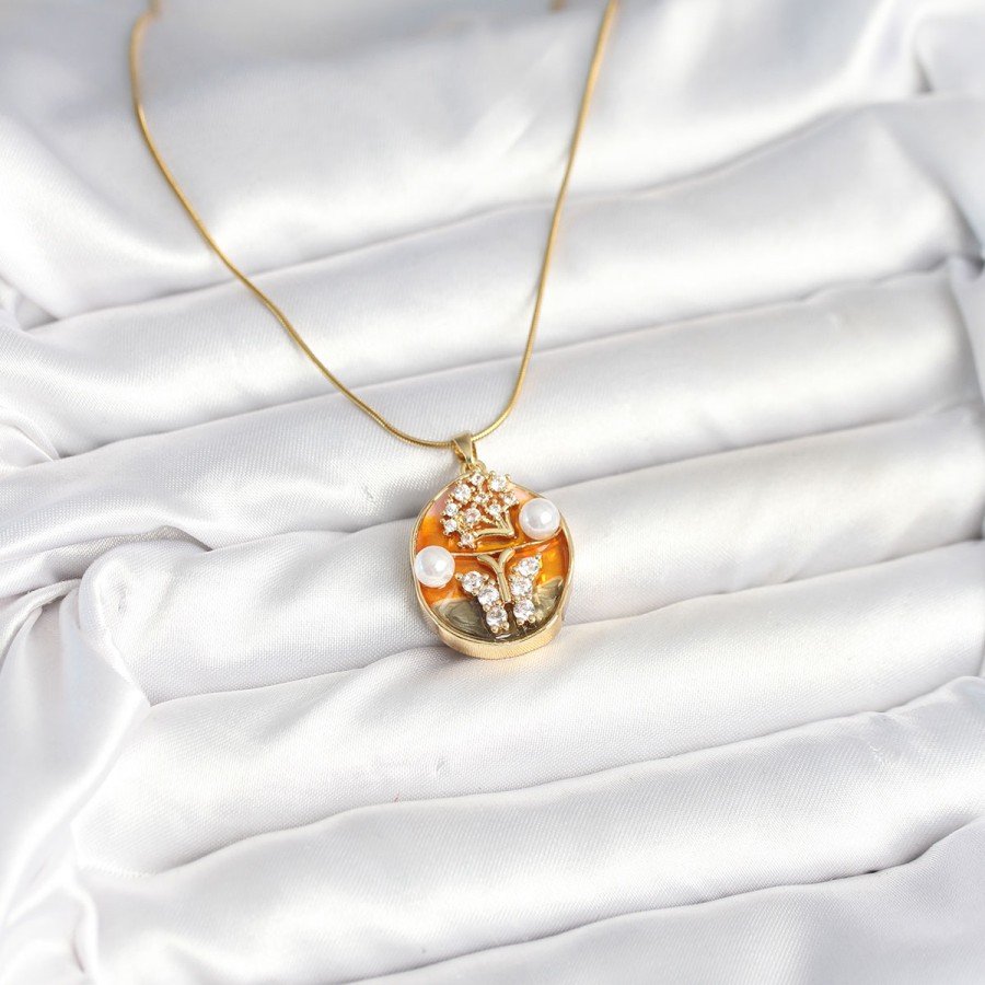 316L Steel Chain Butterfly Model Artistic Portrait Women s Necklace 316L Steel Chain Butterfly Model Artistic Portrait Women s Necklace