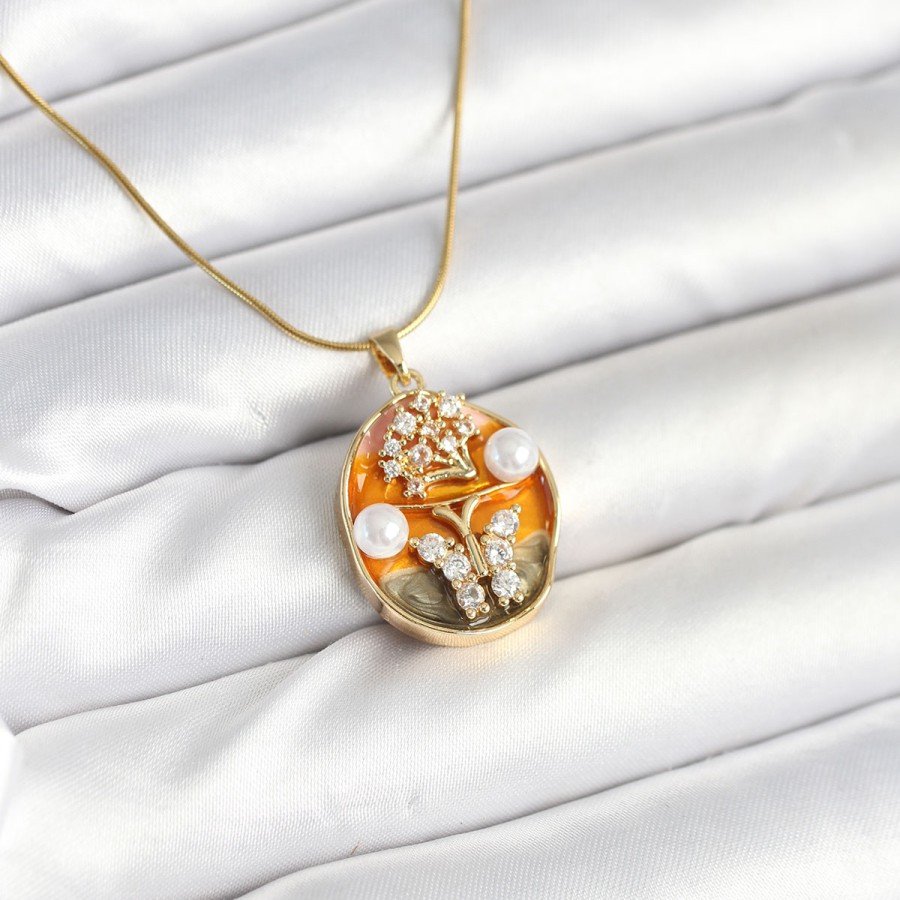 316L Steel Chain Butterfly Model Artistic Portrait Women s Necklace 316L Steel Chain Butterfly Model Artistic Portrait Women s Necklace