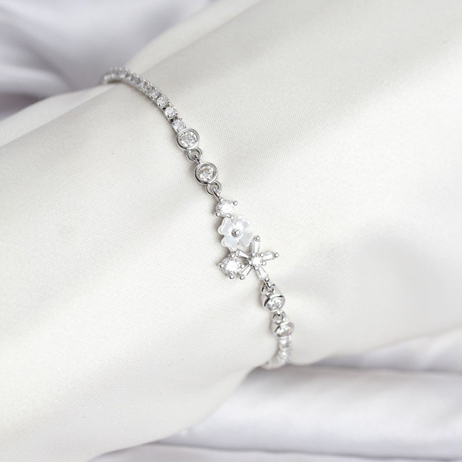 Silver Color Waterway Women s Bracelet with Flower Model Zircon Stone Silver Color Waterway Women s Bracelet with Flower Model Zircon Stone