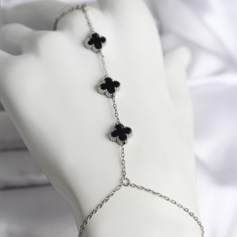 316L Steel Silver Color Black Clover Model Female Shahmaran