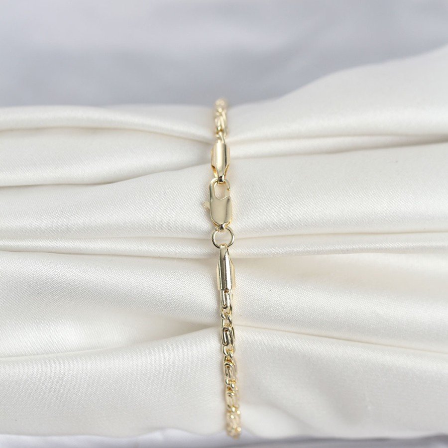 CM 14K Gold Color Twist Chain Model Women s Bracelet CM 14K Gold Color Twist Chain Model Women s Bracelet
