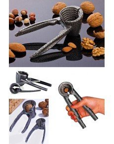 Set of 2 Walnuts and Hazelnut Crackers