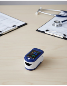 Easy to Use Finger Type Pulse Oximeter Home Use