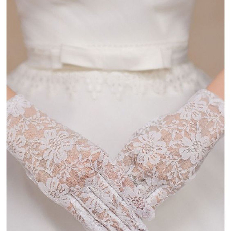 White Color Short Lacy Gloves