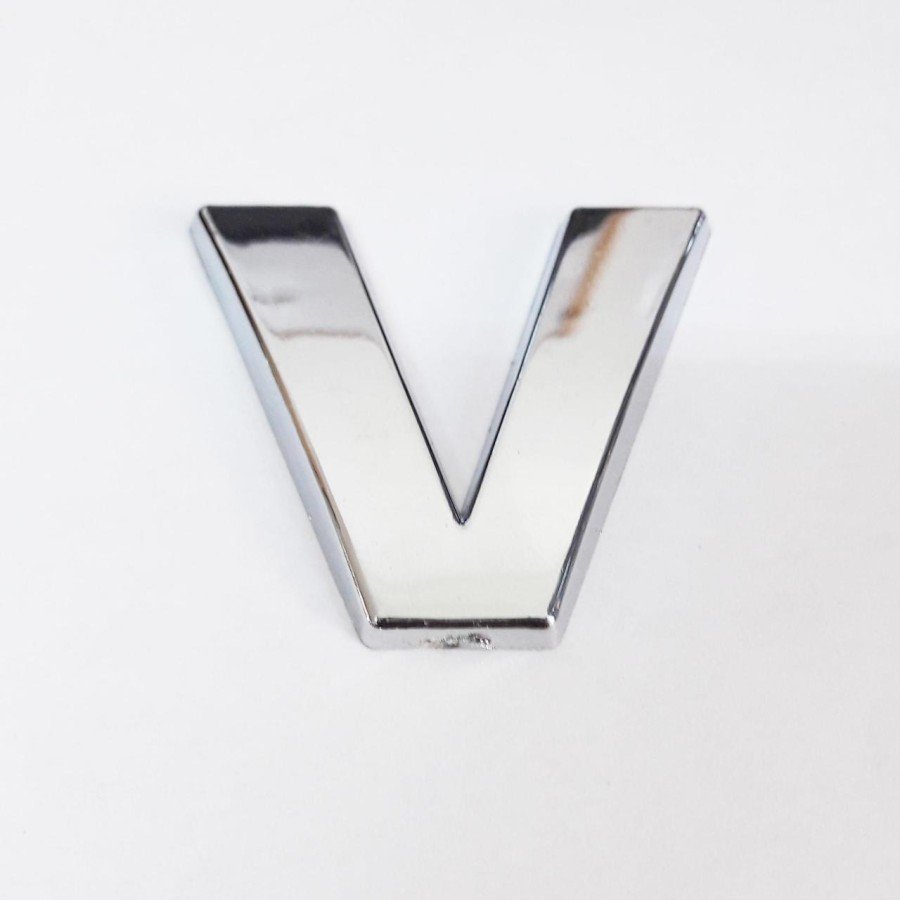 Cemax V Letter 3.75 cm Chrome Adhesive