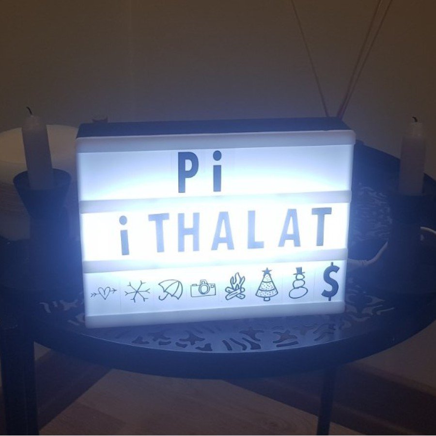 Light Box Led Panel A4 Giving Illuminated Message with Cinematic Letters