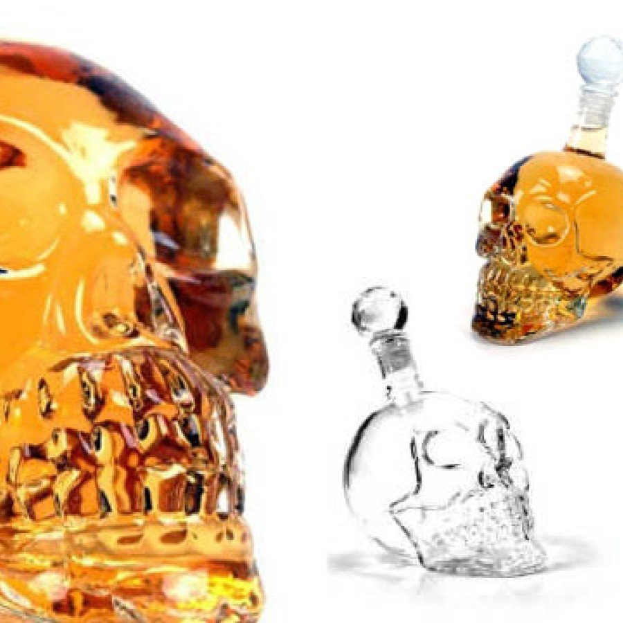 Crystal Head Kuru Kafa Cam Şişe 350 ml Crystal Head Kuru Kafa Cam Şişe 350 ml