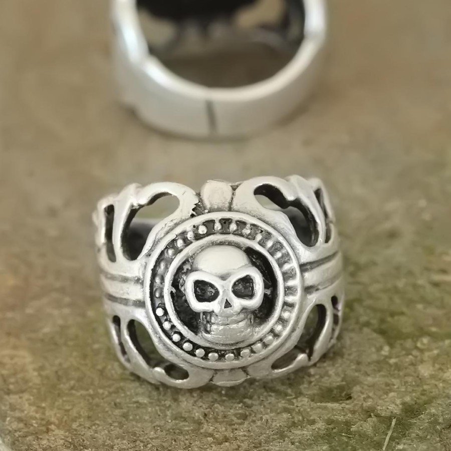 Aged Silver Color Metal Skull Design Adjustable Men s Ring