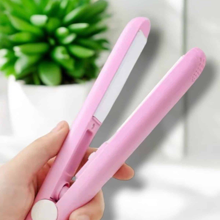 Compact and Lightweight: Anti-frizz Mini Hair Straightener