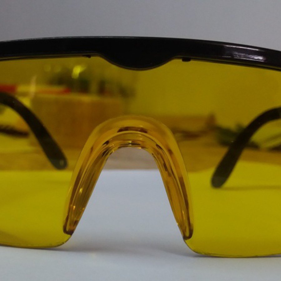 Protected Laboratory Glasses Yellow Protected Laboratory Glasses Yellow