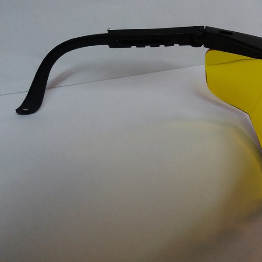 Protected Laboratory Glasses Yellow Protected Laboratory Glasses Yellow