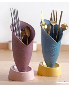 Countertop Cutlery with Tulip Figure