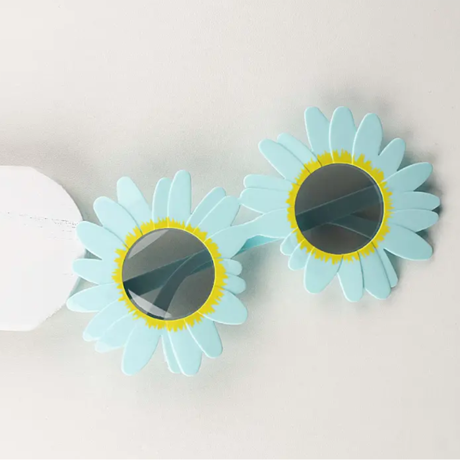 Blue Color Daisy Shaped Party Glasses 18x10 cm Blue Color Daisy Shaped Party Glasses 18x10 cm