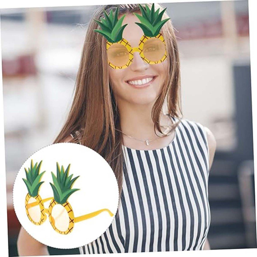 Tropical Hawaiian Pineapple Shaped Party Glasses 9.5 x 14 cm Tropical Hawaiian Pineapple Shaped Party Glasses 9.5 x 14 cm