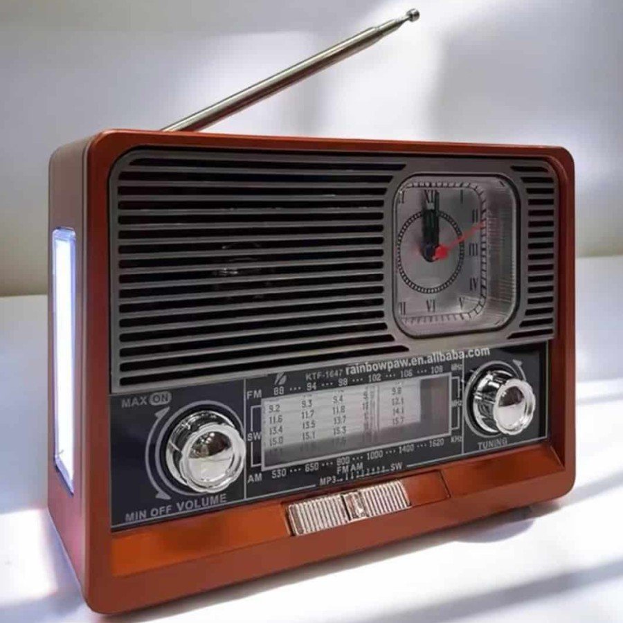 Nostalgic Radio with USB, AUX and SD Card Input, Bluetooth Connection