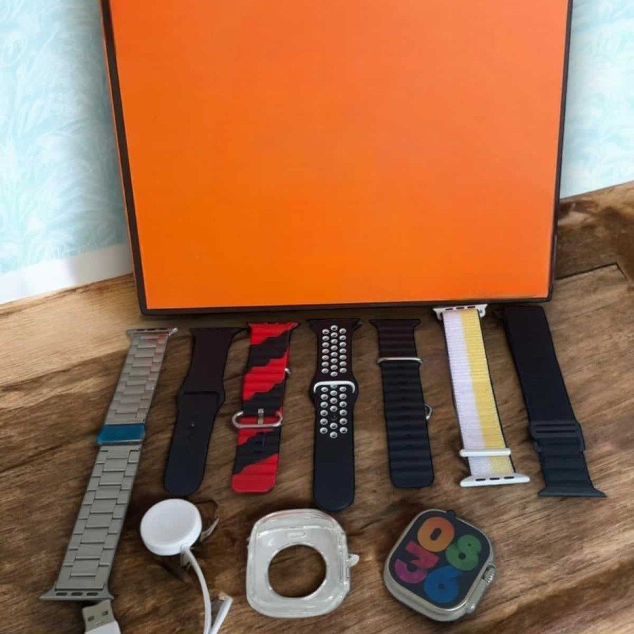 Smart Watch with 7 Different Bands, Call Answering Notification GPS Feature