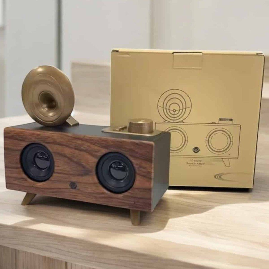 Nostalgic Looking Bluetooth Connected Speaker