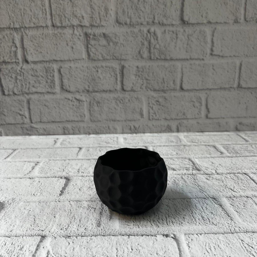 5 cm Small Black Flower Pot Minimal Design Succulent and Cactus Pot 5 cm Small Black Flower Pot Minimal Design Succulent and Cactus Pot