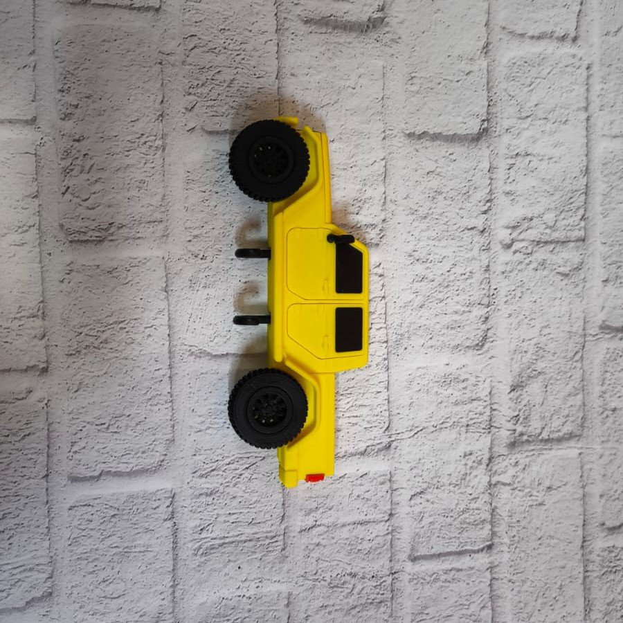 Wall Mounted Car Keychain Decorative and Useful Wall Mounted Car Keychain Decorative and Useful